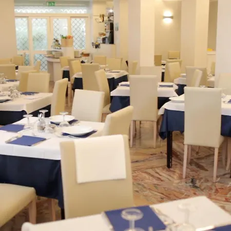 Family Hotel Antibes -50m dal mare --3