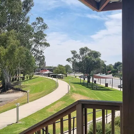 Boomerang Way Tourist Park-3