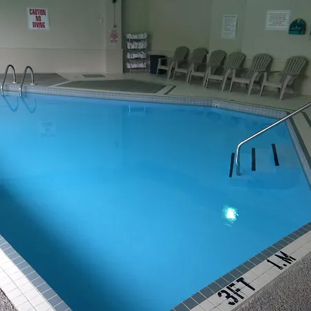 Travelodge By Wyndham Ottawa East-2
