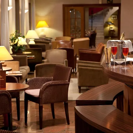 Logis Hotel Le Parc&Spa-2