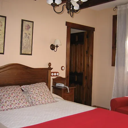 Hotel de Montaña Cueva Ahumada-3