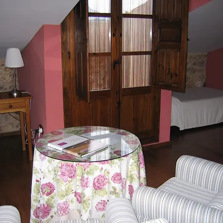 Hotel de Montaña Cueva Ahumada-2