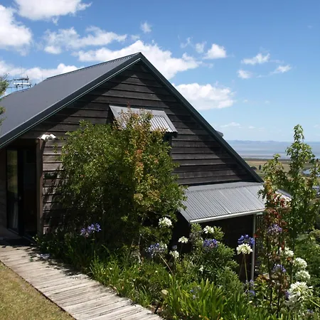 Grafton Cottage & Chalets-2
