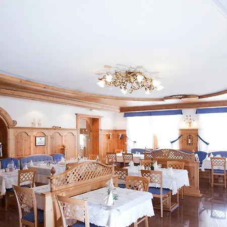Hotel Jolanda-3