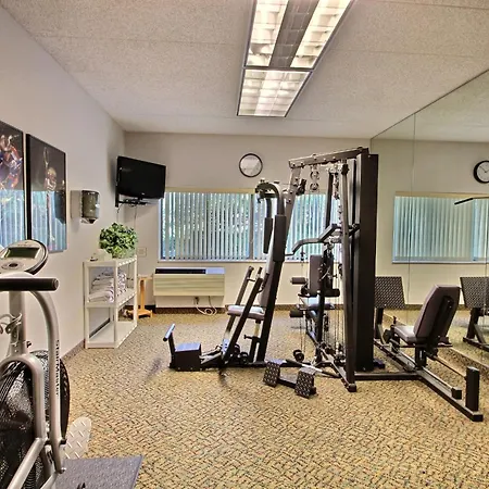 Comfort Inn & Suites Madison - Airport-2