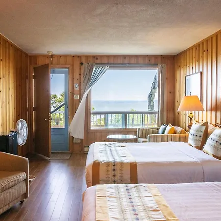 Hotel La Roche Pleureuse-3