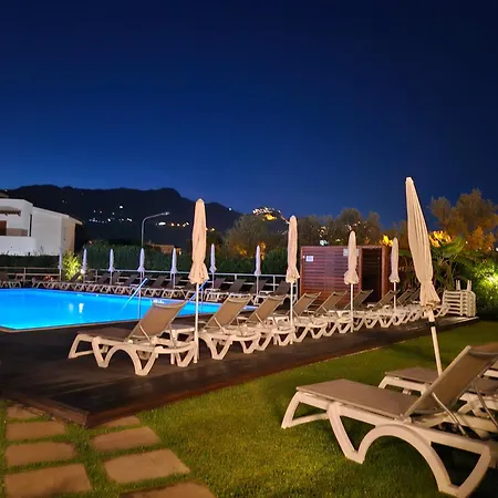 Residence Villa Giardini-2