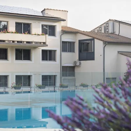 Logis Hotel Restaurant SPA Les Oliviers-3