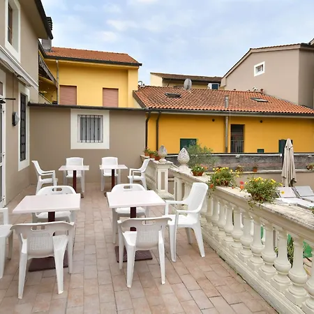 Hotel Innocenti-2