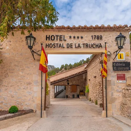 Hotel Hostal De La Trucha-3