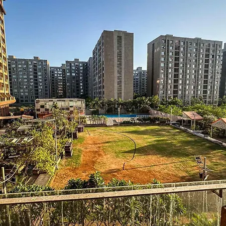 Ambition Studio Apartment At Weekend Address-2