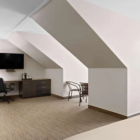 Travelodge By Wyndham Roberval-3