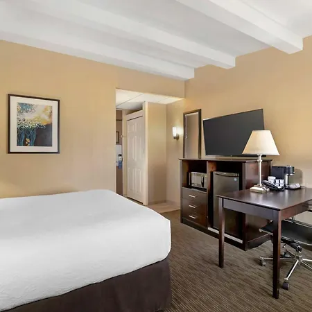 Best Western Plus Plattsburgh-2