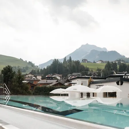 Al Plan, A Mountain Moving Hotel-2