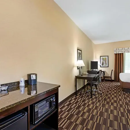 Best Western Plus Victor Inn & Suites-2