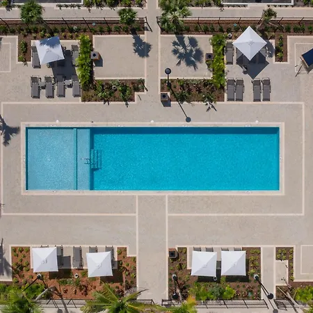 Governors Village - 1,2,3 & 4 Bedroom Apartments On Seven Mile Beach Corridor-2