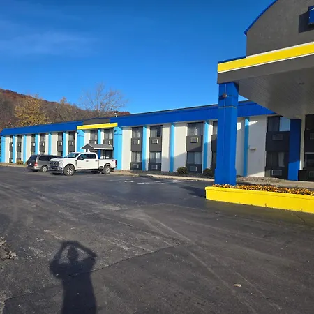 Days Inn By Wyndham Portage Cascade Mountain Area-3