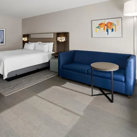 Holiday Inn Express & Suites Waynesboro East-3