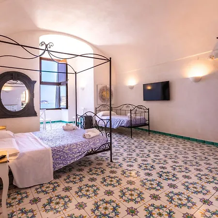 Hotel Torre Dei Borboni-3