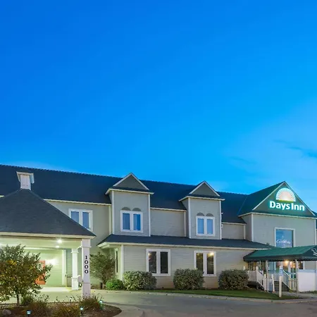 Days Inn By Wyndham Hutchinson-3