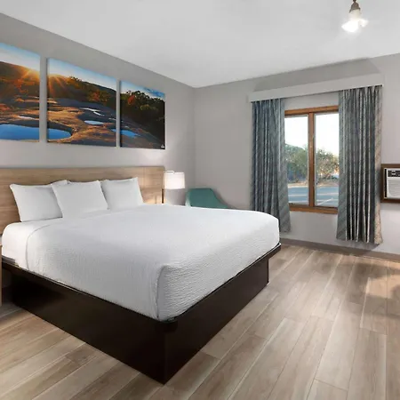 Days Inn By Wyndham Hutchinson-2