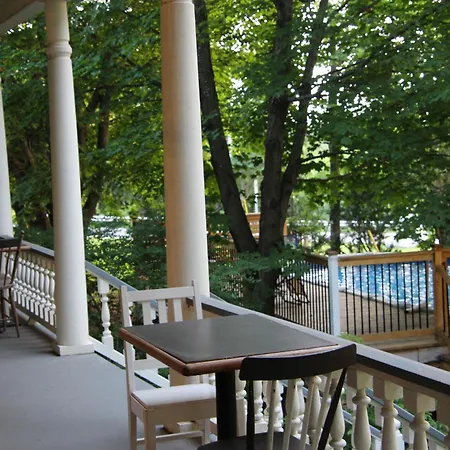 Auberge Comme Au Premier Jour-2