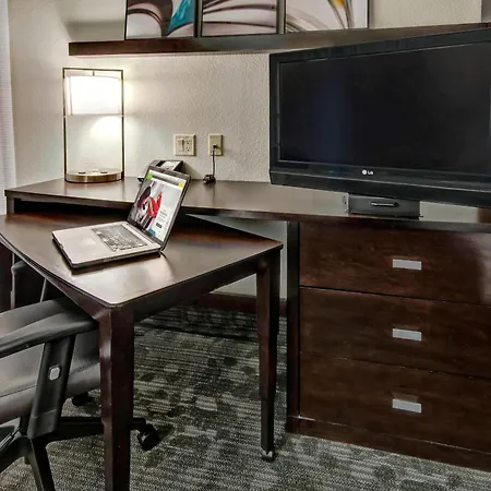 Courtyard By Marriott Midland-2