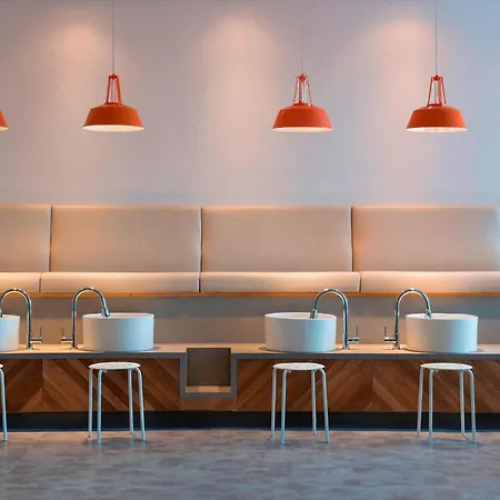 Courtyard By Marriott Calgary South-3
