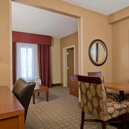 Russell Inn And Suites-3