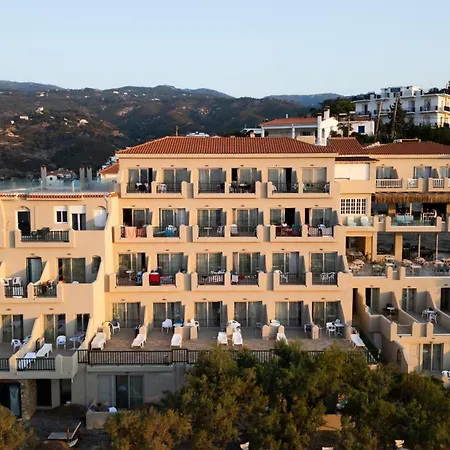 Cavos Bay Hotel & Studios-2