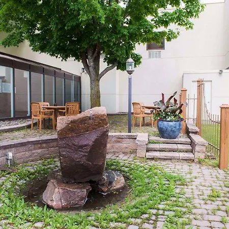Quality Inn And Conference Centre-2