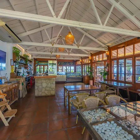 Hurricane Beach Hotel-2
