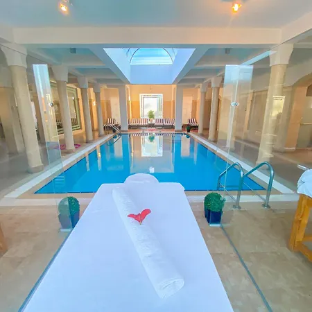 Tamra Beach Resort-3