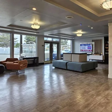 Edgewater Inn And Suites, An Ascend Collection Hotel-3