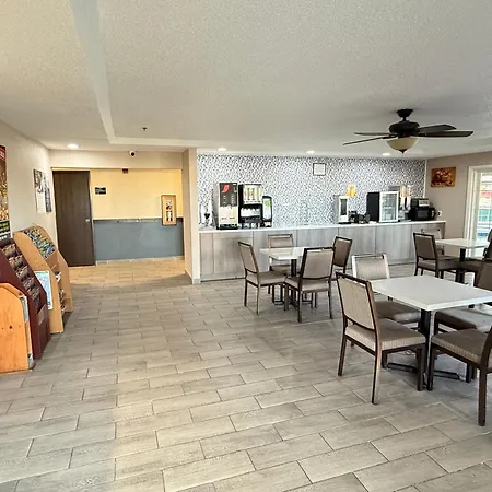 Super 8 By Wyndham Reedsburg-2