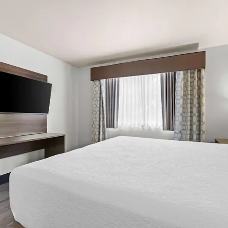 Best Western Plus Caldwell Inn & Suites-3