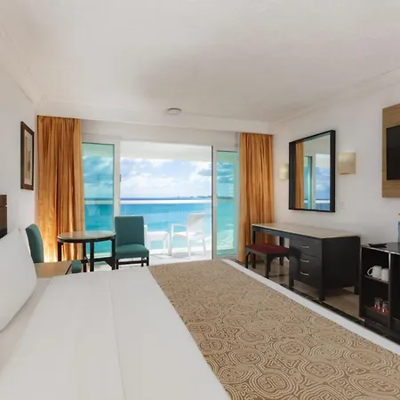 Krystal Cancun-2
