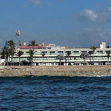 Hotel La Siesta Malecón-3