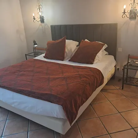 Le Relais Des Trois Mas-2