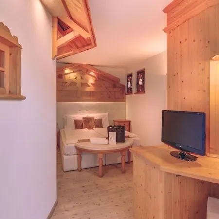 Hotel Madonnina Resort And Wellness-2