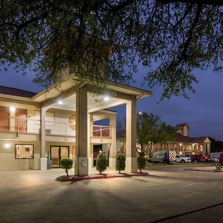 Super 8 By Wyndham Grand Prairie Southwest-3