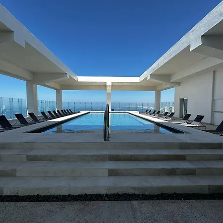Beachfront Harbor 171 Condo Ocean View Pool, Gym WiFi-2