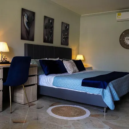 Hotel Corona House-3