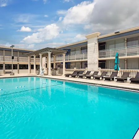 Quality Inn And Conference Center Tampa-Brandon-3