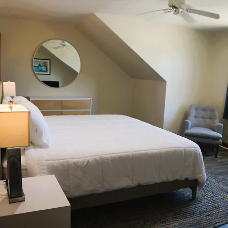 Pony Island Inn-3