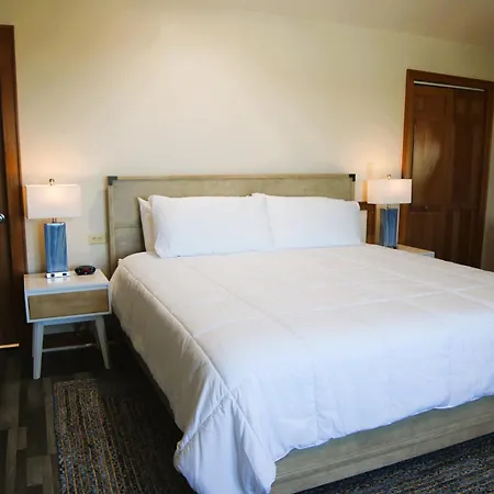Pony Island Inn-2