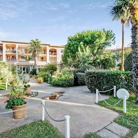 LA BADINE Appartement rénové Haut de game et Parc Prestations Premiumamme avec Climatisation Vue Pisc-3