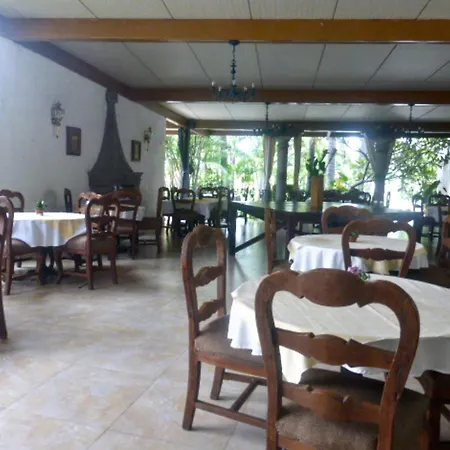 Hotel Bajo el Volcan-3