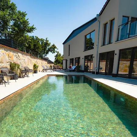 Bernstein Acamed Resort-3