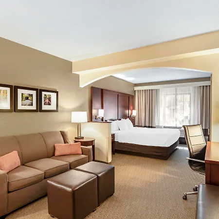 Comfort Suites State College Near Penn State - Steps Away From Psu!-2